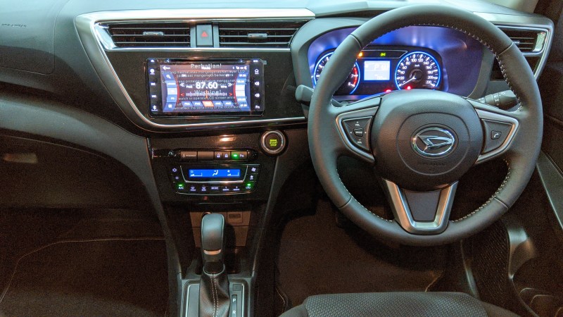 Harga Mobil Daihatsu Sirion 2015